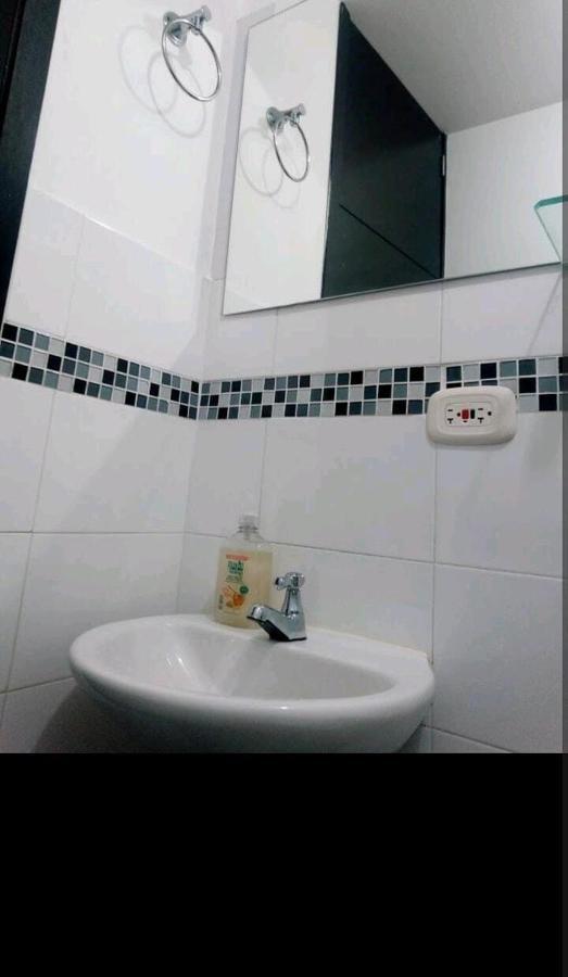 Alojamiento "Como En Casa" Cerca Al Aeropuerto!! Bogotá Zewnętrze zdjęcie