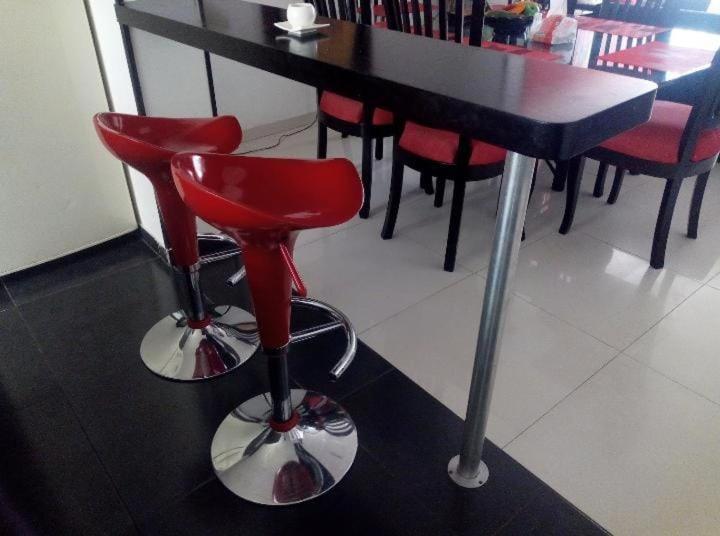 Alojamiento "Como En Casa" Cerca Al Aeropuerto!! Bogotá Zewnętrze zdjęcie