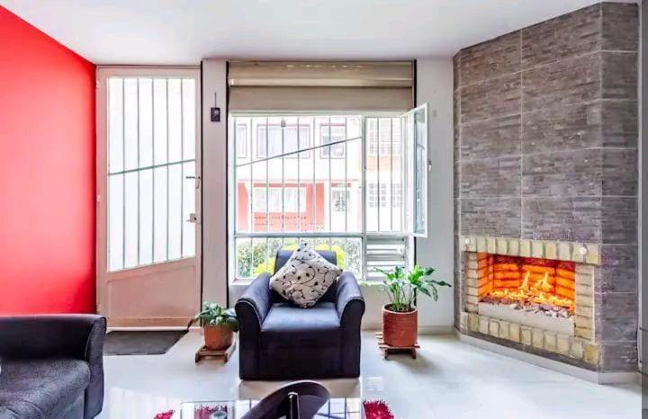 Alojamiento "Como En Casa" Cerca Al Aeropuerto!! Bogotá Zewnętrze zdjęcie